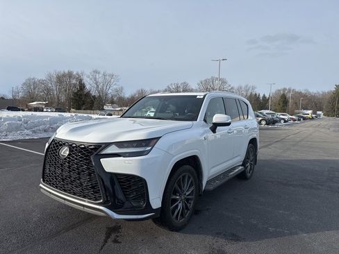 Used 2024 Lexus LX 600 F Sport image 3