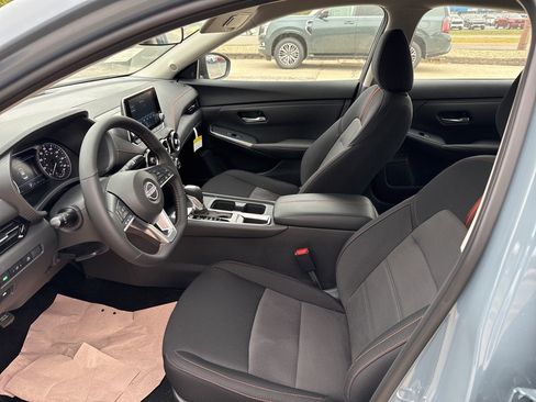 New 2025 Nissan Sentra SR image 11