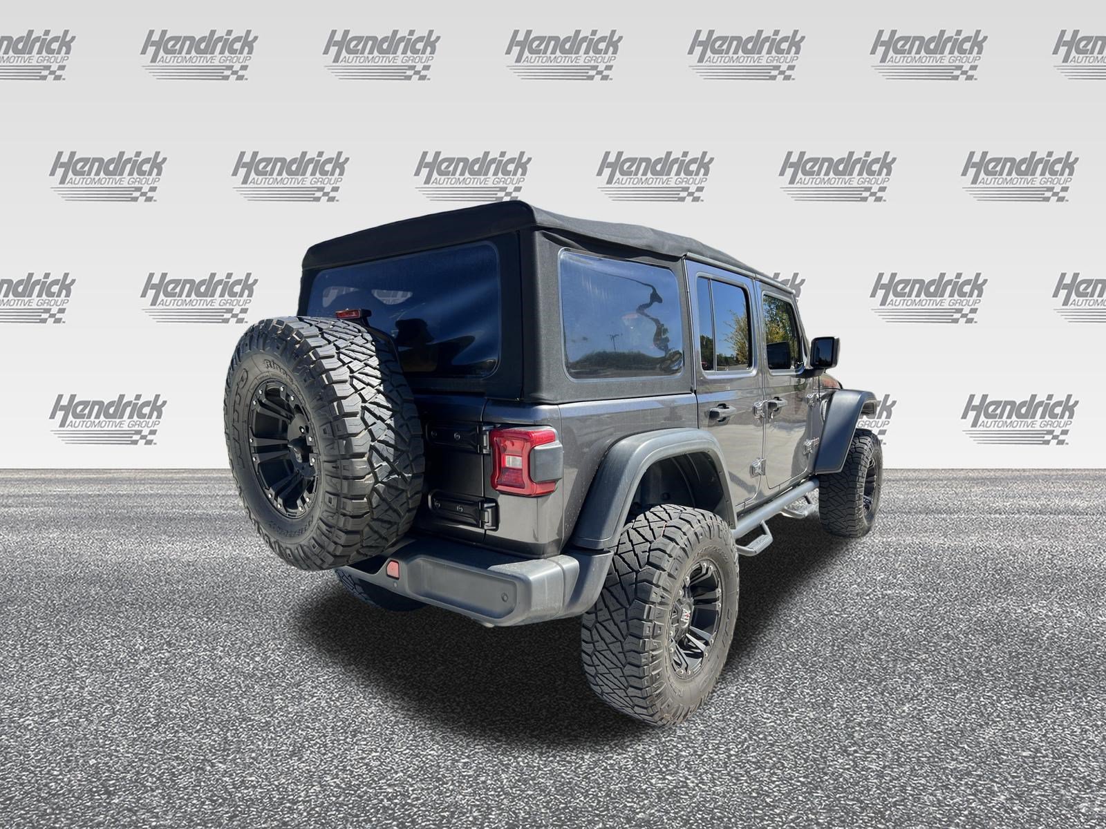 Used 2018 Jeep Wrangler Unlimited Rubicon AWD/4WD image 11