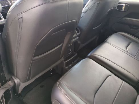 Used 2023 Jeep Wrangler Unlimited Sahara AWD/4WD image 19