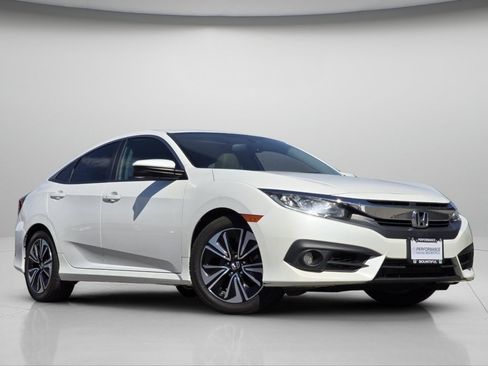 Used 2018 Honda Civic EX-L image 2