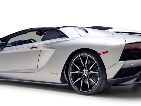 Used 2018 Lamborghini Aventador S AWD/4WD image 47