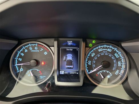 Used 2019 Toyota Tacoma TRD Off-Road image 11