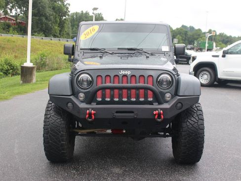 Used 2016 Jeep Wrangler Unlimited Rubicon w/ Connectivity Group AWD/4WD image 2