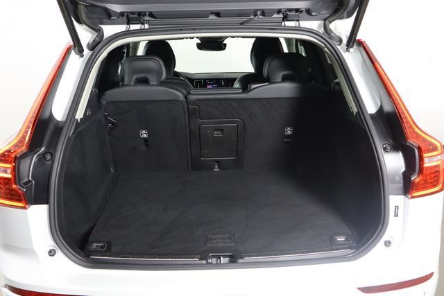 Used 2024 Volvo XC60 B5 Plus AWD/4WD image 15
