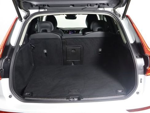 Used 2024 Volvo XC60 B5 Plus AWD/4WD image 15