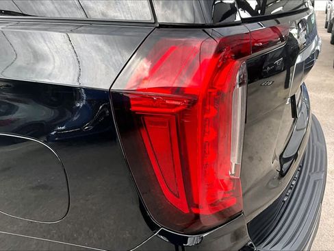 Used 2021 GMC Yukon AT4 w/ AT4 Premium Plus Package AWD/4WD image 29