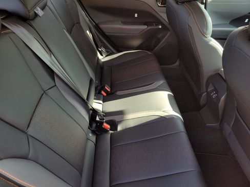 Used 2025 Subaru Crosstrek 2.5i Limited w/ Crosstrek Mirror Package image 12