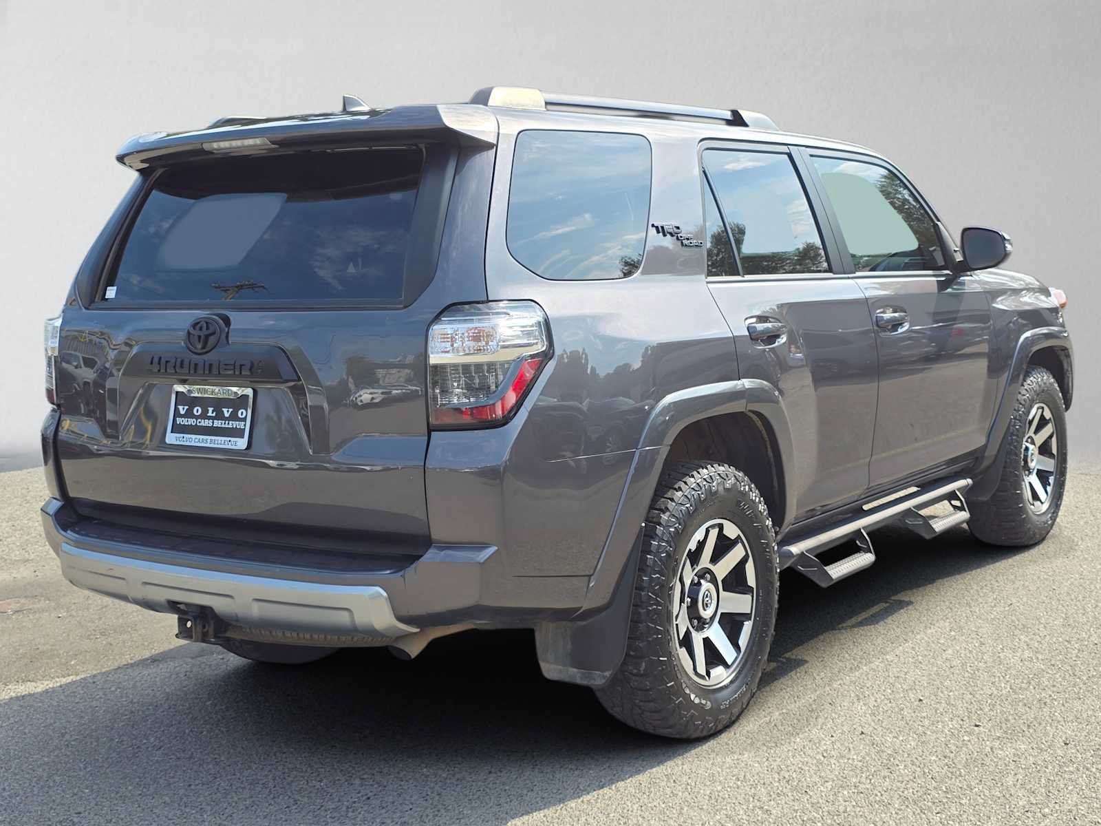 Used 2023 Toyota 4Runner TRD Off-Road Premium w/ Moonroof Package AWD/4WD image 3
