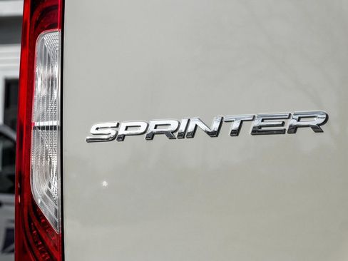 Used 2025 Mercedes-Benz Sprinter 3500 image 11