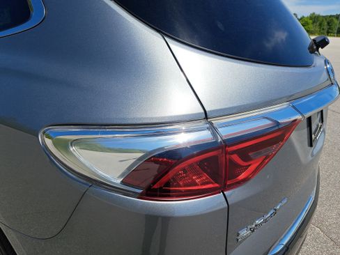 Used 2023 Buick Enclave Essence AWD/4WD image 33