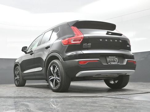 Used 2025 Volvo XC40 B5 Core AWD/4WD image 27