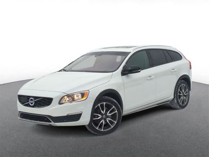 Used 2017 Volvo V60 T5 Cross Country w/ Convenience Package