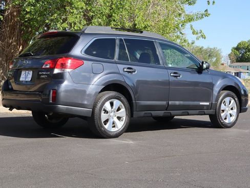 Used 2011 Subaru Outback 3.6R Limited w/ PWR Moonroof Pkg AWD/4WD image 5