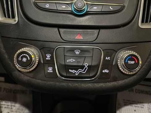 Used 2017 Chevrolet Malibu LS FWD image 23