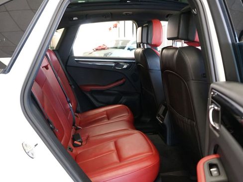 Used 2015 Porsche Macan S w/ Premium Package Plus image 15