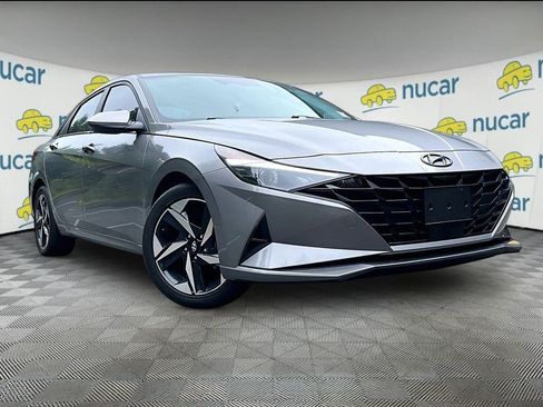 Used 2023 Hyundai Elantra SEL w/ Convenience Package FWD image 1