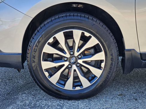 Used 2015 Subaru Outback 2.5i Limited AWD/4WD image 9