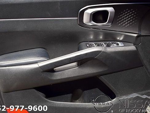Used 2021 Kia Sorento S w/ Panoramic Sunroof Package AWD/4WD image 10