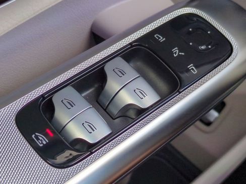 Used 2026 Mercedes-Benz GLC 300 4MATIC image 25