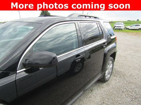 Used 2017 GMC Terrain SLE w/ Convenience Package FWD image 2