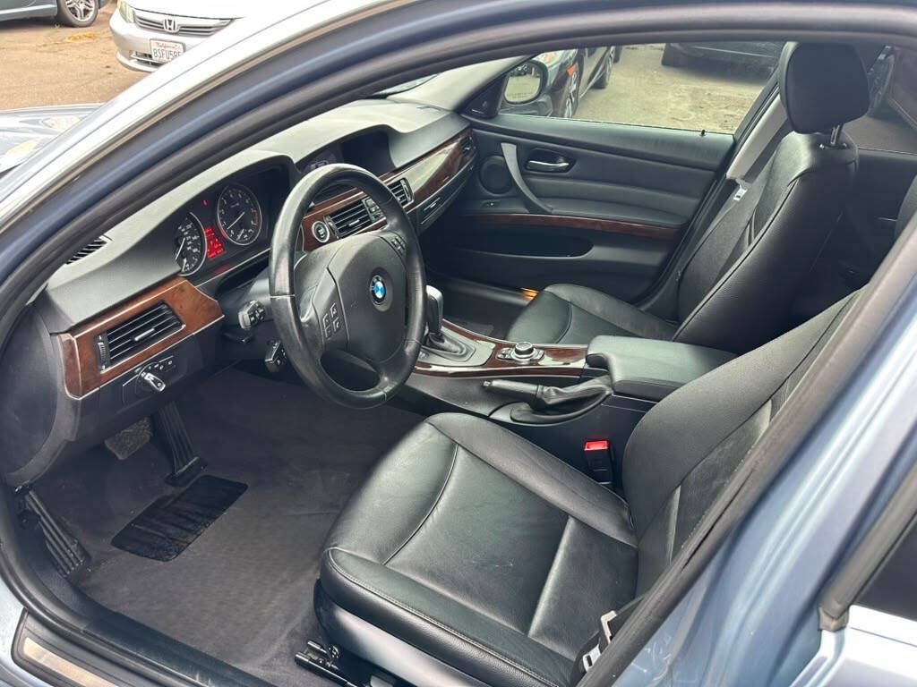 Used 2011 BMW 335i xDrive Sedan AWD/4WD image 12