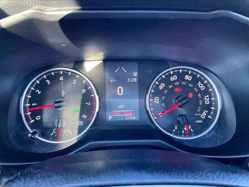 Used 2022 Toyota RAV4 XLE Premium image 25