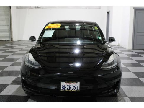 Used 2018 Tesla Model 3 Long Range image 3