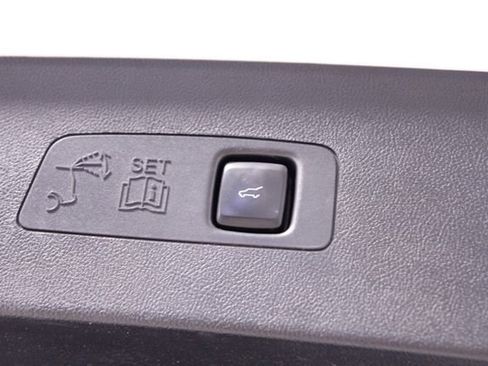 Used 2020 Lincoln Corsair Standard w/ Premium Package image 21