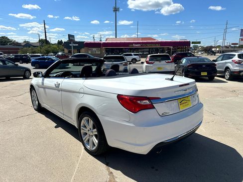 Used 2014 Chrysler 200 Touring image 5