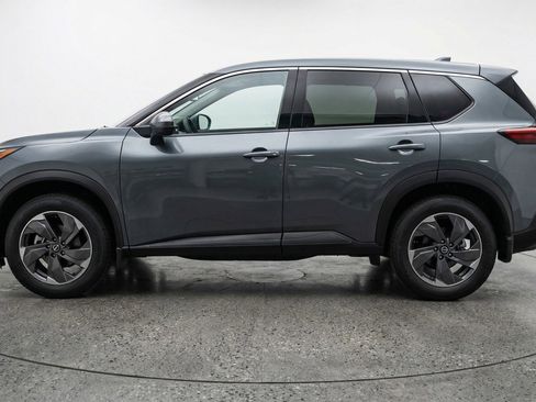 Used 2025 Nissan Rogue SV image 5