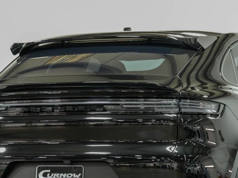 Used 2024 Porsche Cayenne Turbo GT AWD/4WD image 22