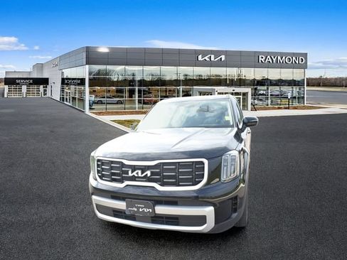 Certified 2023 Kia Telluride S w/ S Sunroof Package AWD/4WD image 7