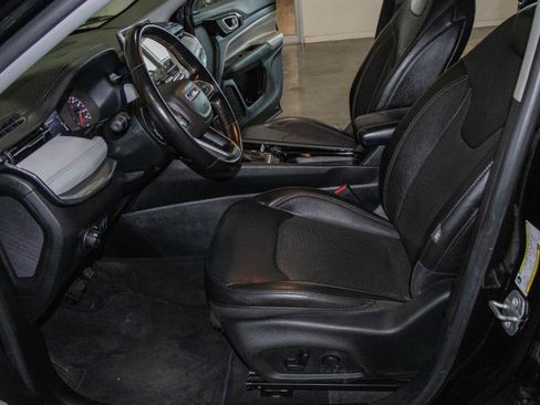 Used 2022 Jeep Compass Limited AWD/4WD image 7
