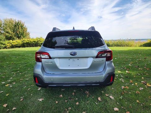 Used 2019 Subaru Outback 2.5i Premium image 10
