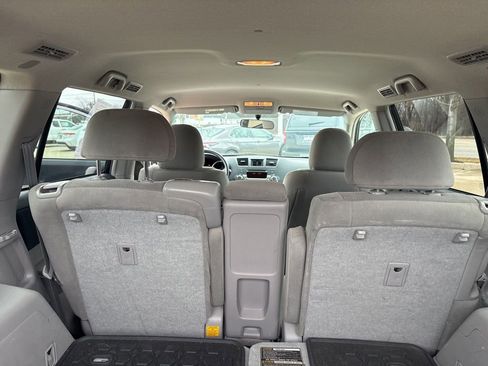 Used 2011 Toyota Highlander 4WD w/ Tech Pkg image 22