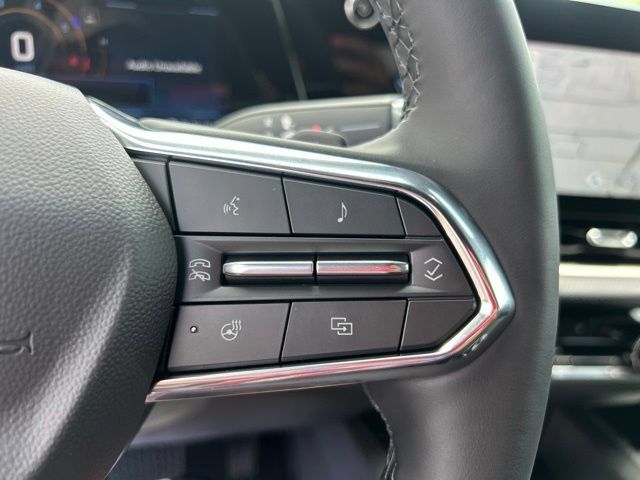 New 2027 Chevrolet Equinox LT w/ Safety and Technology Package FWD image 18