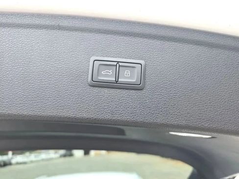 Used 2018 Audi Q5 2.0T Premium image 53