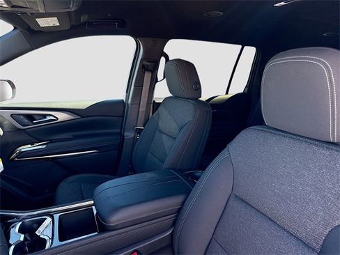 New 2026 Chevrolet Traverse LT w/ LPO, Floor Liner Package image 24