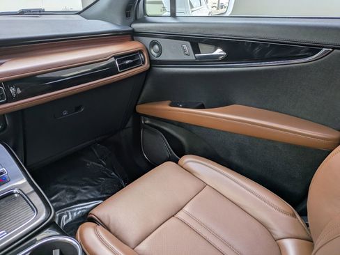 Certified 2023 Lincoln Nautilus Reserve w/ Equipment Group 201A image 19