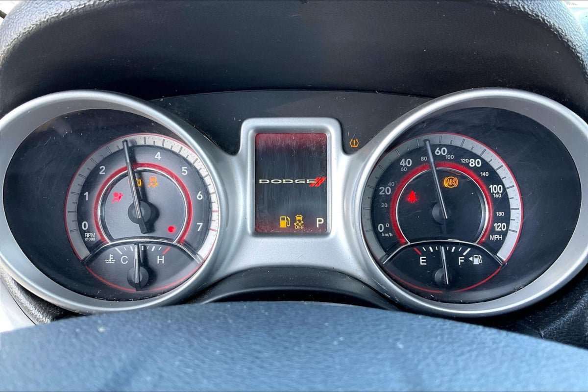 Used 2017 Dodge Journey SXT FWD image 19
