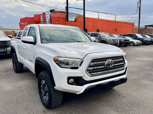 Used 2016 Toyota Tacoma TRD Off-Road w/ Towing Package image 1