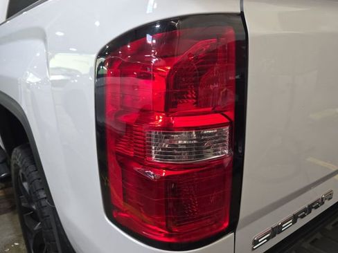 Used 2017 GMC Sierra 1500 SLE image 35