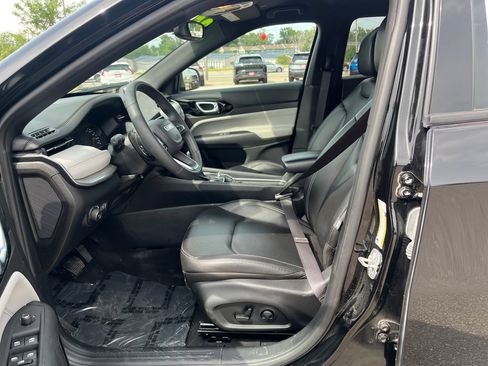Used 2025 Jeep Compass Limited AWD/4WD image 34