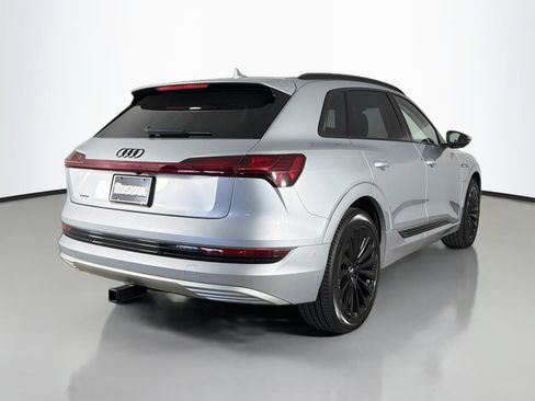 Used 2019 Audi e-tron Prestige w/ Prestige Package AWD/4WD image 7