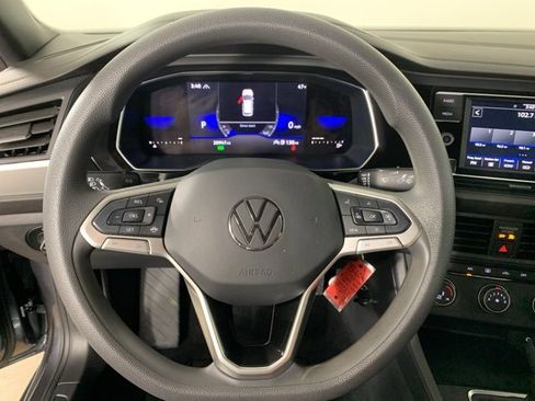 Used 2022 Volkswagen Jetta Sport image 20