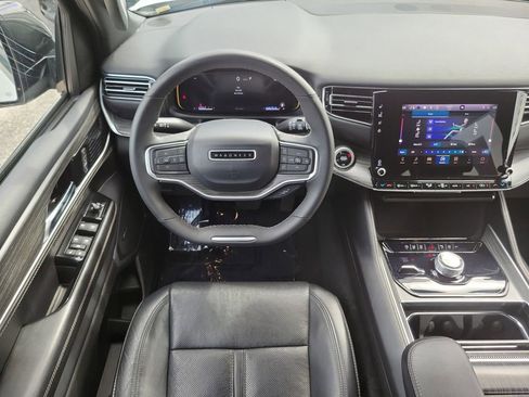 Used 2024 Jeep Wagoneer L Series II w/ Flexible Seating Group AWD/4WD image 13