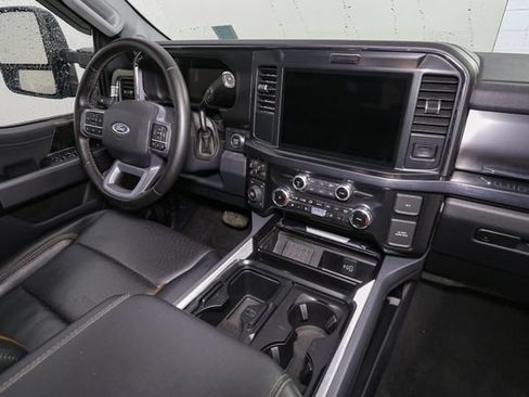 Used 2025 Ford F250 Lariat w/ Black Appearance Package AWD/4WD image 18