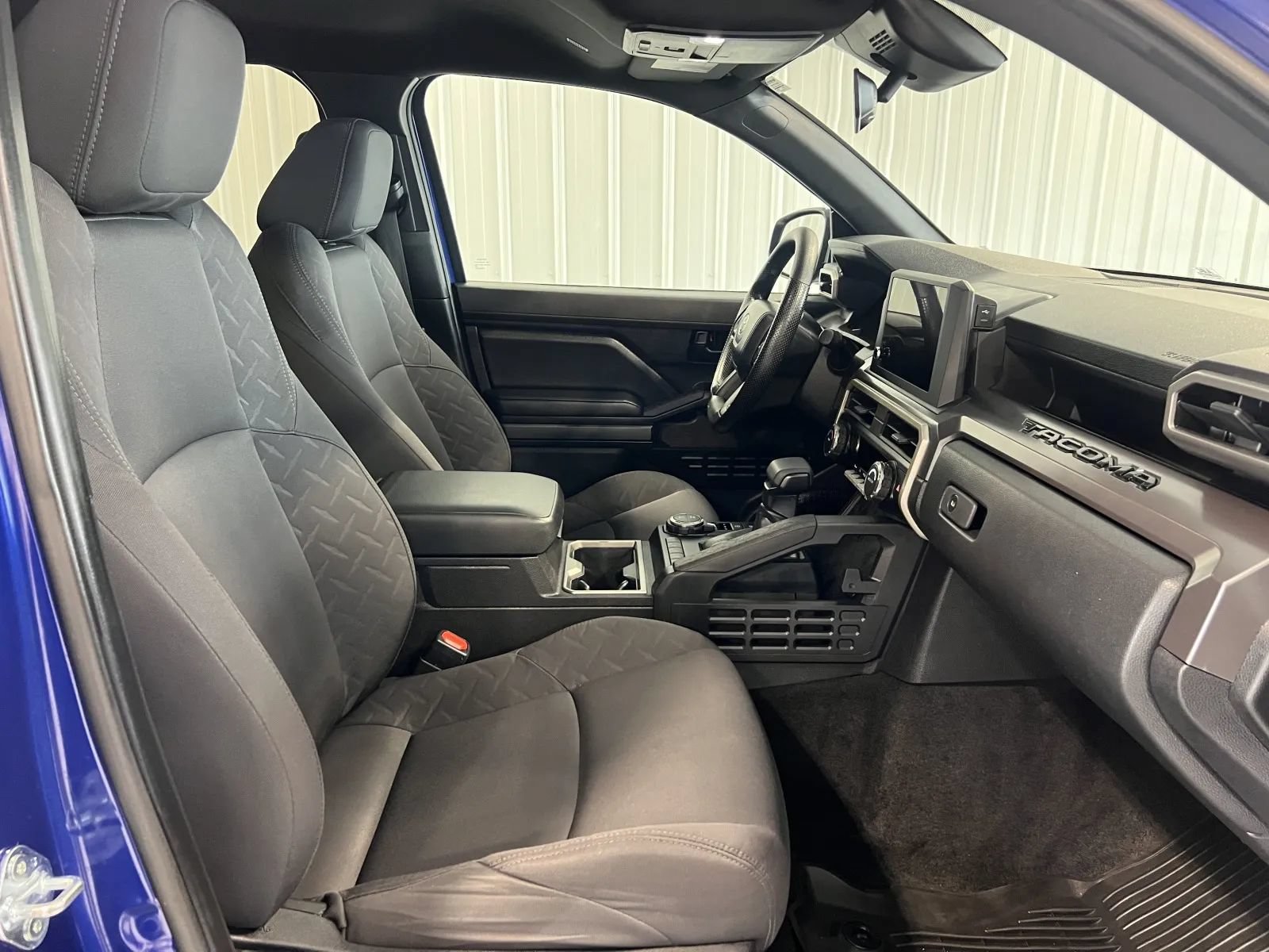 Used 2025 Toyota Tacoma SR5 AWD/4WD image 44