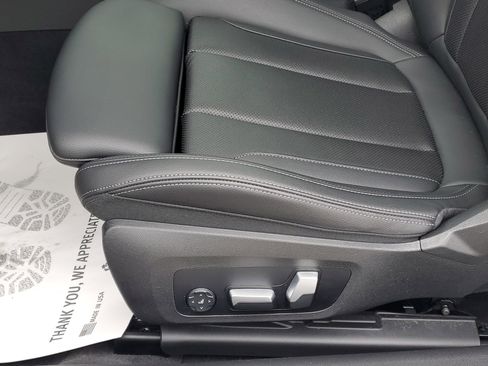 Used 2022 BMW 430i xDrive Coupe w/ M Sport Package image 9